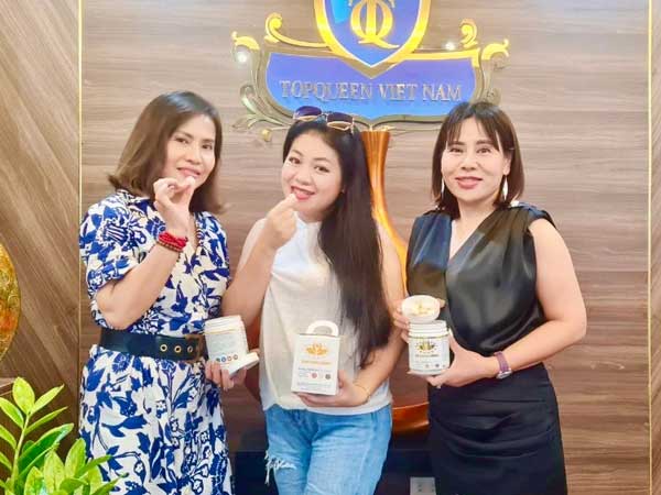 Ca sĩ Anh Thơ hoan hỉ tới thăm công ty và tin dùng sản phẩm